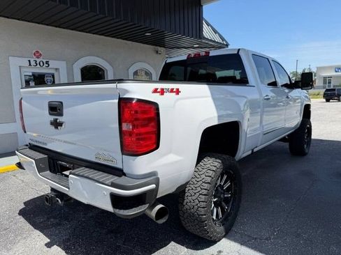 Used 2019 Chevrolet Silverado 2500 High Country w/ Duramax Plus Package AWD/4WD image 5