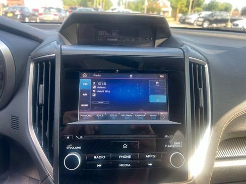 Used 2020 Subaru Crosstrek 2.0i Premium AWD/4WD image 9