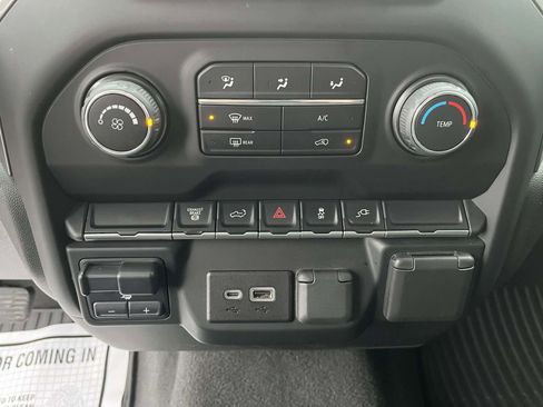 Used 2022 Chevrolet Silverado 2500 Custom w/ Custom Value Package image 24