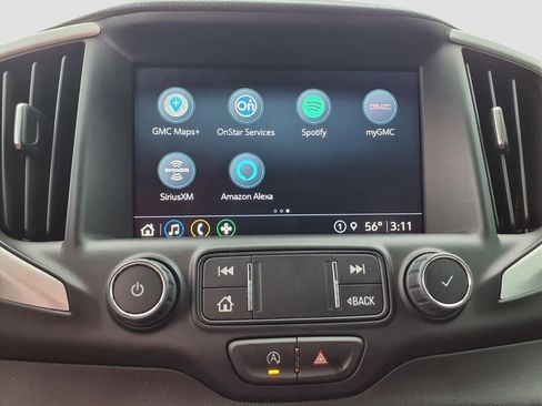 Used 2023 GMC Terrain SLT image 16