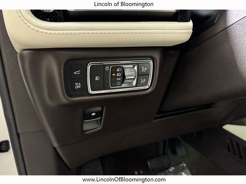 Certified 2021 Lincoln Nautilus Black Label image 25