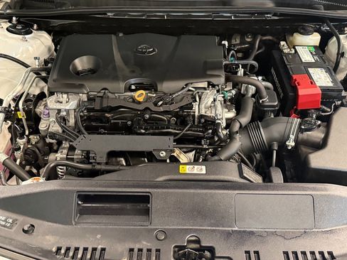 Used 2018 Toyota Camry SE image 23