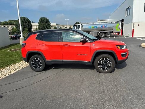 Used 2019 Jeep Compass Trailhawk w/ Leather Interior Group AWD/4WD image 5