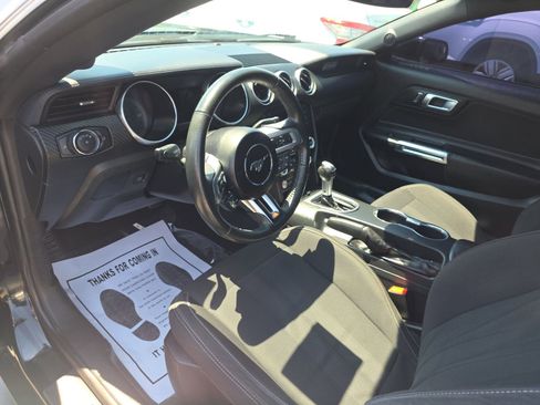 Used 2019 Ford Mustang Coupe RWD image 13