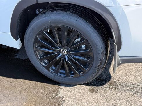 Used 2024 Toyota Highlander XSE image 7