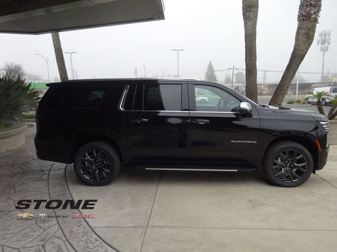 New 2026 Chevrolet Suburban Premier image 9
