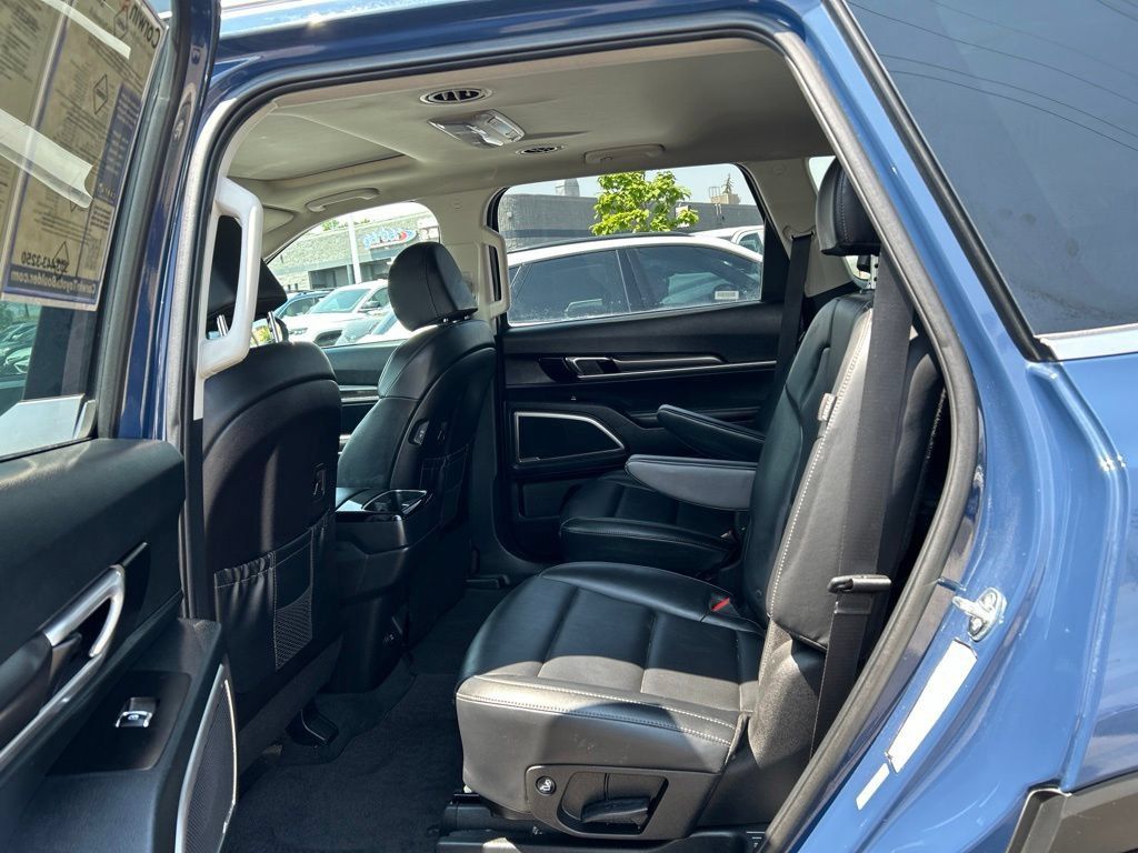 Used 2025 Kia Telluride S AWD/4WD image 22