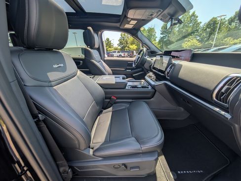 New 2026 Ford Expedition Max Platinum w/ Stealth Appearance Package AWD/4WD image 6