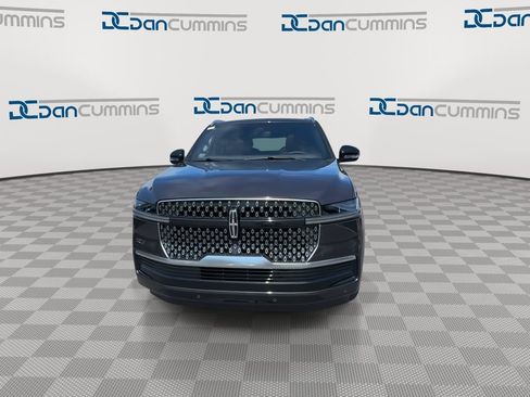 New 2026 Lincoln Navigator L Reserve AWD/4WD image 3