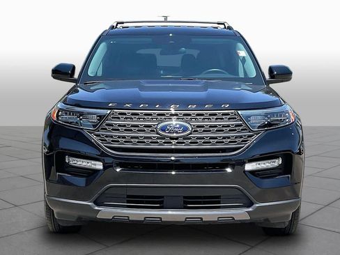Used 2024 Ford Explorer XLT w/ Equipment Group 202A AWD/4WD image 4