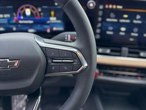 Used 2025 Chevrolet Equinox ACTIV image 18