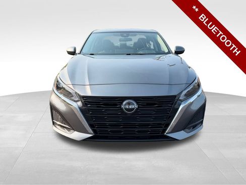 Used 2023 Nissan Altima 2.5 SV w/ SV Premium Package FWD image 10