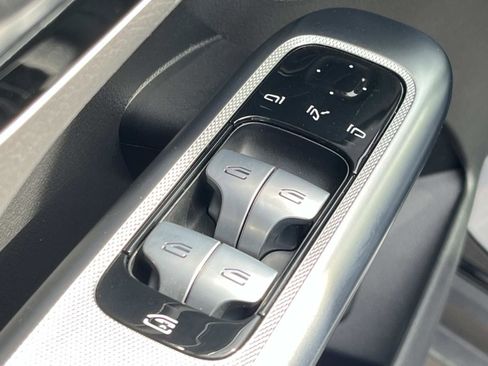 Certified 2025 Mercedes-Benz GLC 300 4MATIC image 18