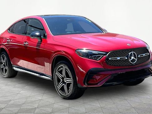 Used 2024 Mercedes-Benz GLC 300 4MATIC image 5