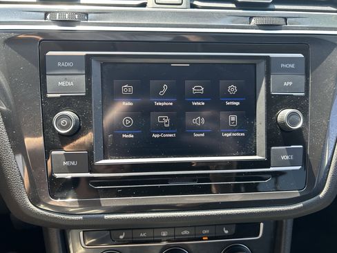 Certified 2022 Volkswagen Tiguan S image 12