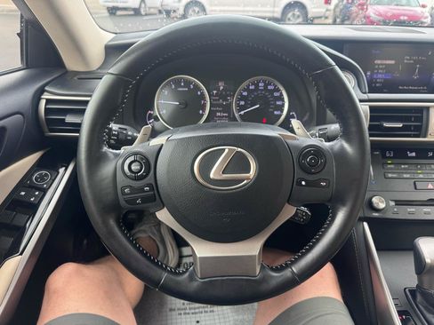 Used 2015 Lexus IS 250 RWD image 17