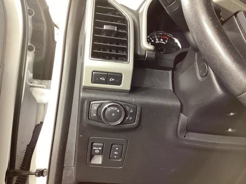 Used 2018 Ford F150 Lariat w/ Equipment Group 502A Luxury AWD/4WD image 13