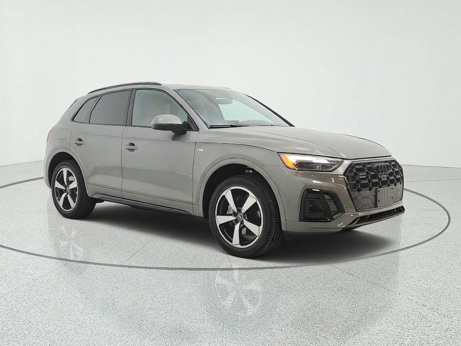 Used 2023 Audi Q5 2.0T Premium Plus w/ Premium Plus Package AWD/4WD image 3