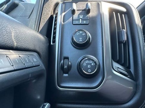 Used 2015 Chevrolet Silverado 2500 LTZ AWD/4WD image 24