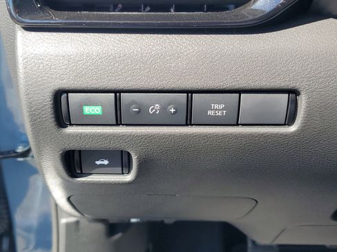 Certified 2025 Nissan Sentra SR image 22