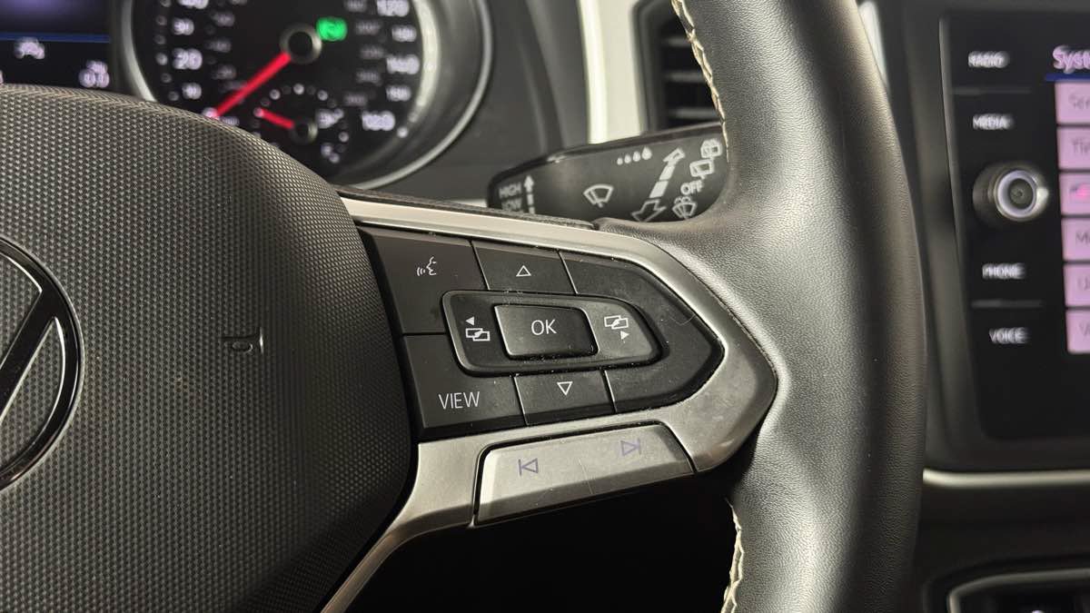 Used 2021 Volkswagen Atlas Cross Sport SE FWD image 17