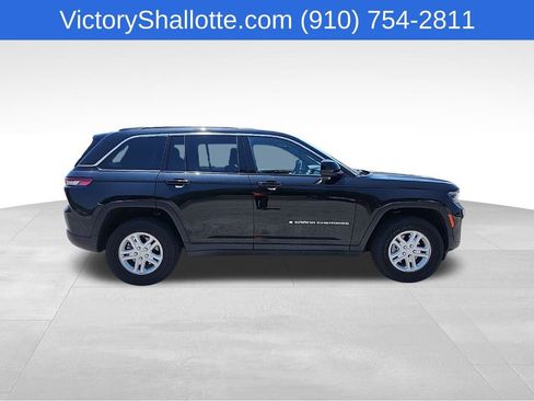 Used 2024 Jeep Grand Cherokee Laredo w/ Trailer Tow Package RWD image 28