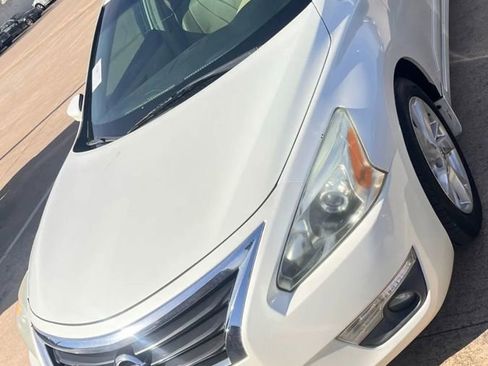 Used 2013 Nissan Altima 2.5 SL w/ Technology Pkg image 1