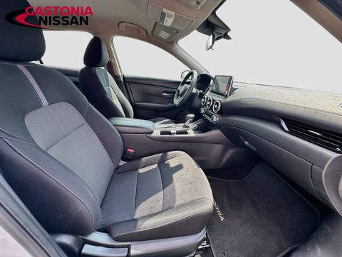 Used 2024 Nissan Sentra SV FWD image 34