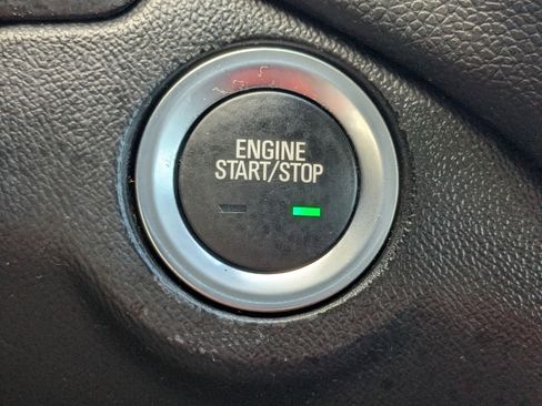 Used 2019 Chevrolet Equinox LT image 32