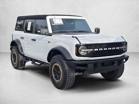 Used 2024 Ford Bronco Wildtrak image 3