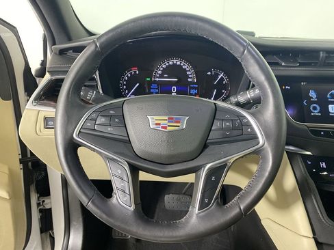 Used 2017 Cadillac XT5 Luxury w/ Driver Awareness Package image 14