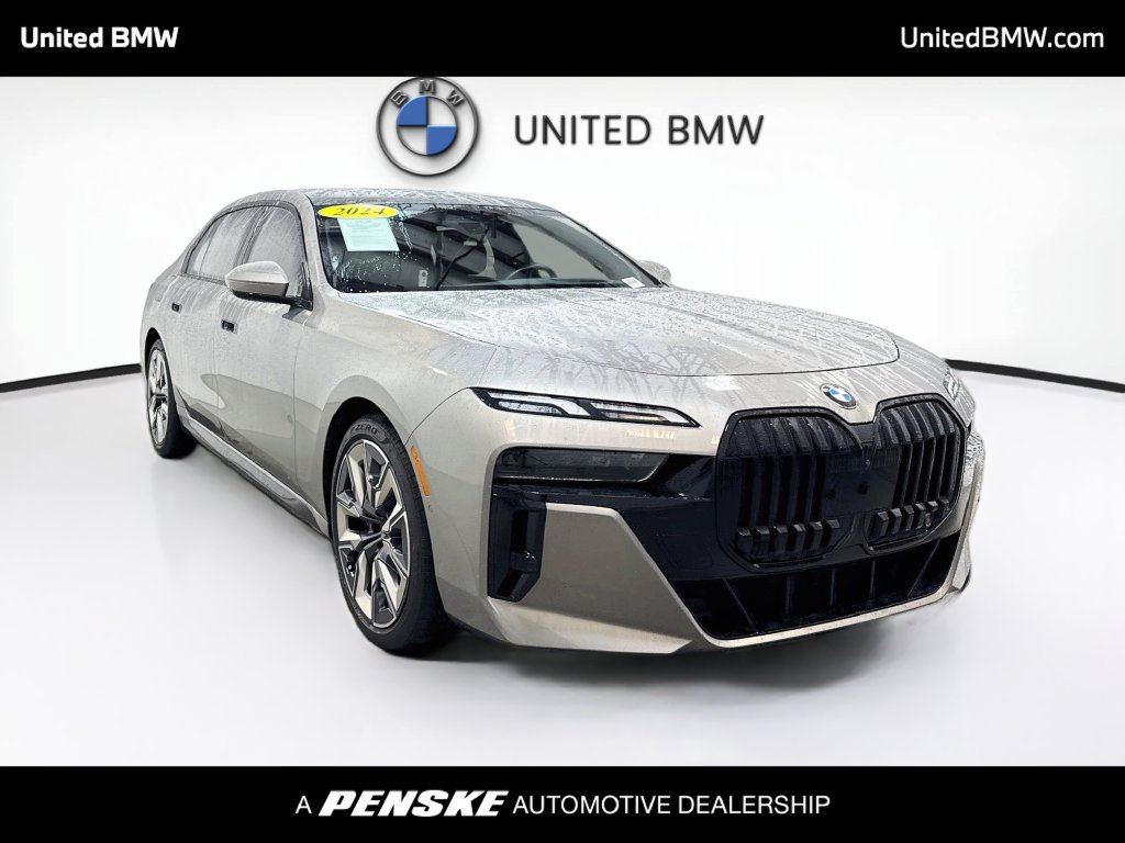 Certified 2024 BMW 740i RWD image 3