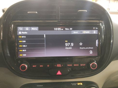 Used 2020 Kia Soul EX image 25