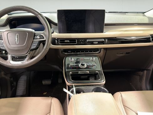 Used 2023 Lincoln Nautilus FWD w/ Premium Package image 23