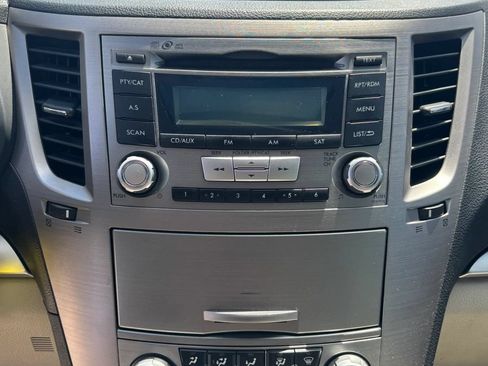 Used 2013 Subaru Outback 2.5i Premium AWD/4WD image 15