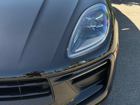 Used 2026 Porsche Macan AWD/4WD image 11