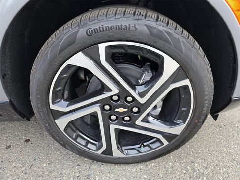 New 2026 Chevrolet Equinox EV LT image 9