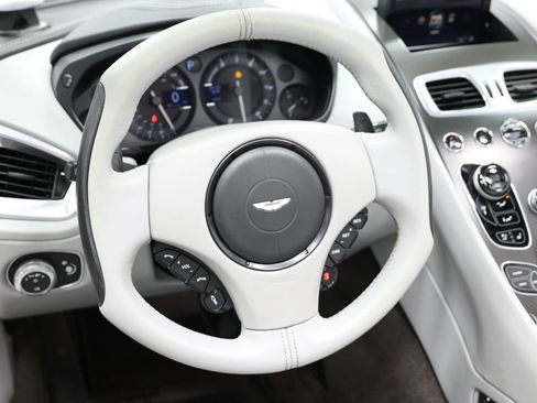 Used 2014 Aston Martin Vanquish Volante RWD image 30