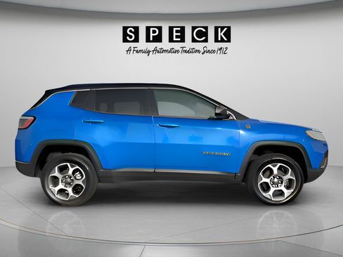 Used 2022 Jeep Compass Trailhawk w/ Trailhawk Convenience Group AWD/4WD image 5