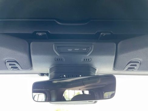 Used 2022 Jeep Gladiator Rubicon w/ LED Lighting Group AWD/4WD image 18