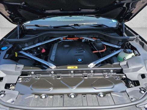 New 2026 BMW X5 xDrive50e w/ M Sport Package AWD/4WD image 16