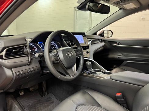 Used 2023 Toyota Camry SE w/ Convenience Package image 12