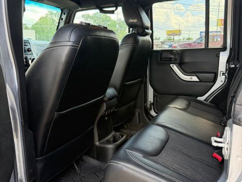 Used 2015 Jeep Wrangler Unlimited Sport image 8