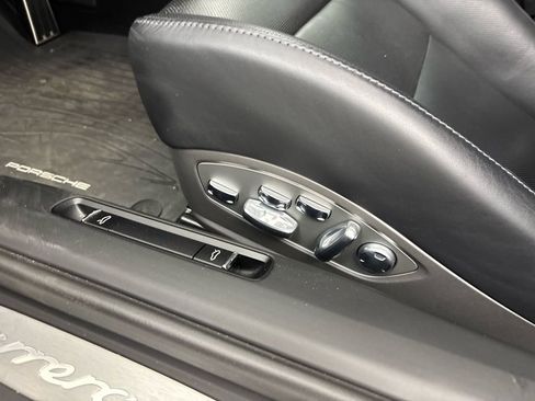 Used 2013 Porsche 911 Carrera 4S image 33