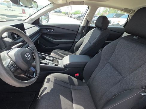 Used 2023 Honda Accord EX image 11