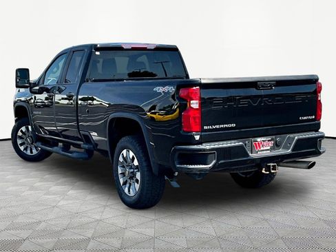 Used 2022 Chevrolet Silverado 2500 Custom w/ Custom Value Package AWD/4WD image 4