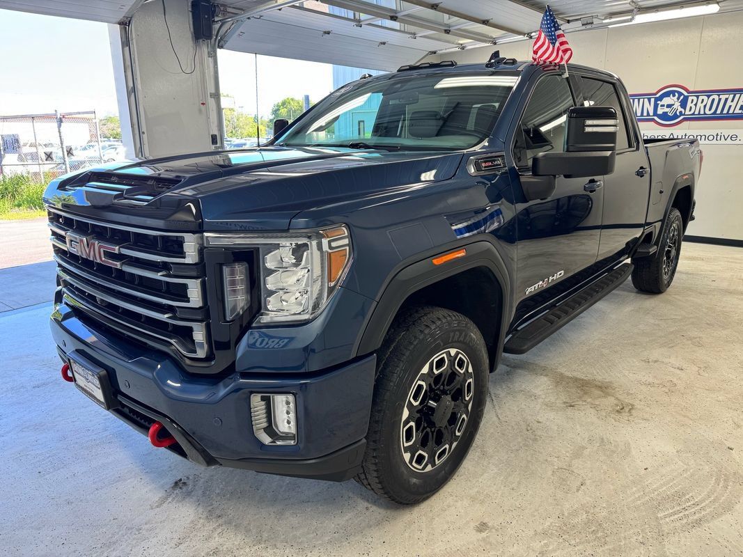 Used 2023 GMC Sierra 2500 AT4 w/ AT4 Preferred Package AWD/4WD image 2