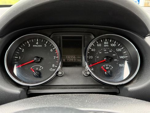 Used 2011 Nissan Rogue SV image 10