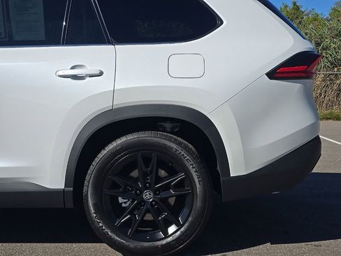 Certified 2026 Toyota Grand Highlander Platinum image 4