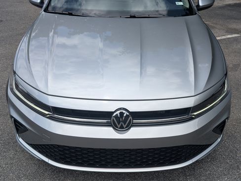 Used 2025 Volkswagen Jetta SE w/ Sunroof Package FWD image 38
